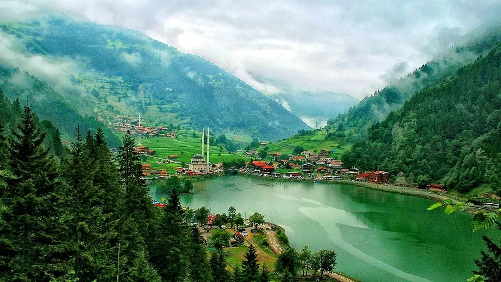 Doğa Harikası Uzungöl'ü Neden Ziyaret Etmelisin... İşte Uzungöl'de Yapılacaklar